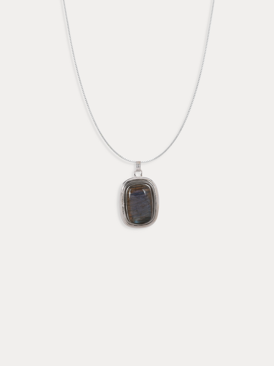 Studded natural Labradorite Silver Necklace