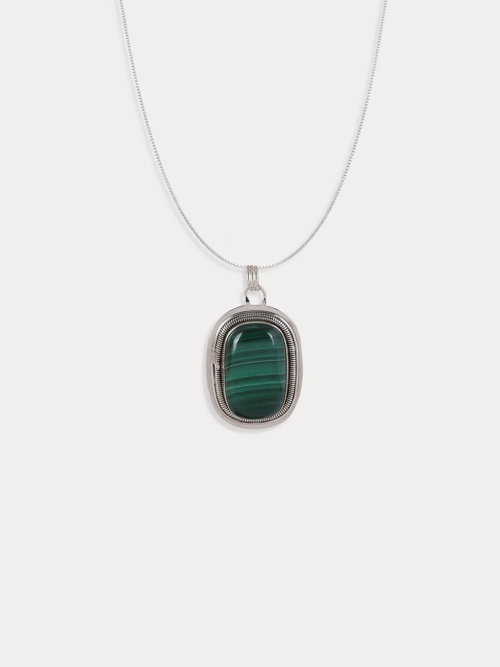 Malachite Studded Pendant Silver Necklace